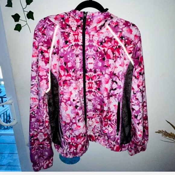 Champion Women's Zip-Up Pink Floral Print Hooded Athletic Windbreaker - Picture 3 of 8